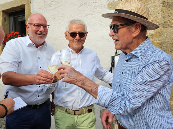 Bürgermeister Schäuffele mit den Ehrenbürgern BM a.D. A. Leibold und H. Schütt