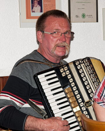 Unser Bernd an der Quetsche