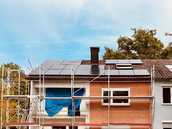 Bei grundlegender Dachsanierung ist der PV-Ausbau verpflichtend