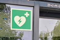 Schnelle Hilfe in Reichweite: Wo ist der nächste Defibrillator?