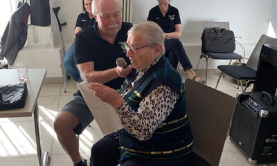 Schwarze J&auml;ger gestalten Seniorennachmittag im &bdquo;B&uuml;rgerhaus&ldquo;