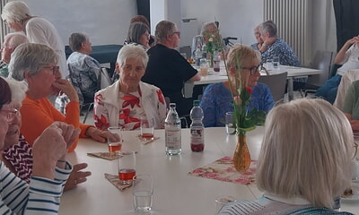 Gelungener Seniorennachmittag mit Bewegung, Genuss und guter Stimmung