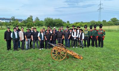 „Fire in the Sky – Tradition mit Pulverdampf“