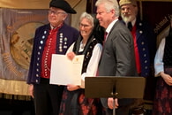 Schwarze J&auml;ger 1799 ehren den Trachtenverein Bietigheim zum 75‑j&auml;hrigen Jubil&auml;um